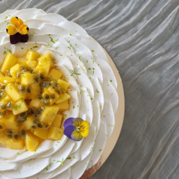 L'exotique - entremets coco, ganache citronnée, mangue, passion - Un Brin Toquée