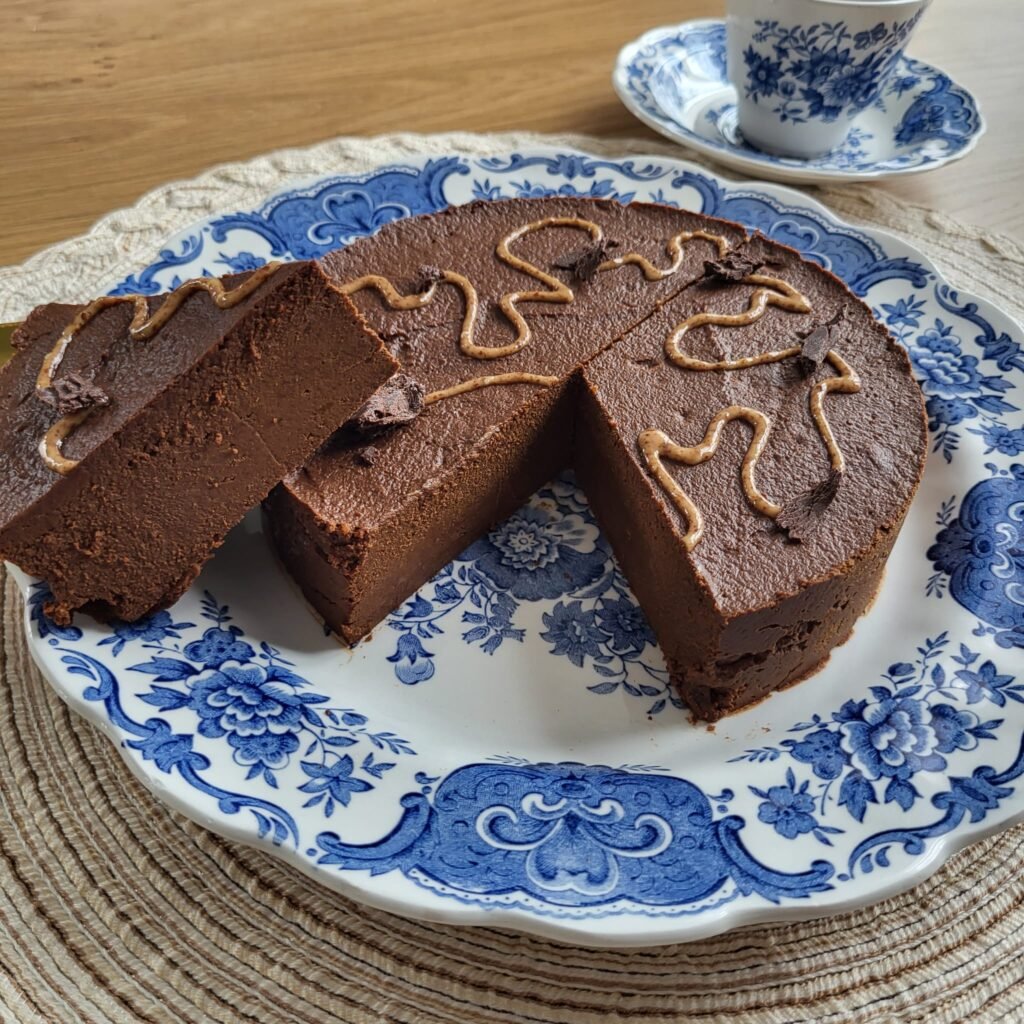 Fondant chocolat carottes, découpe du gâteau